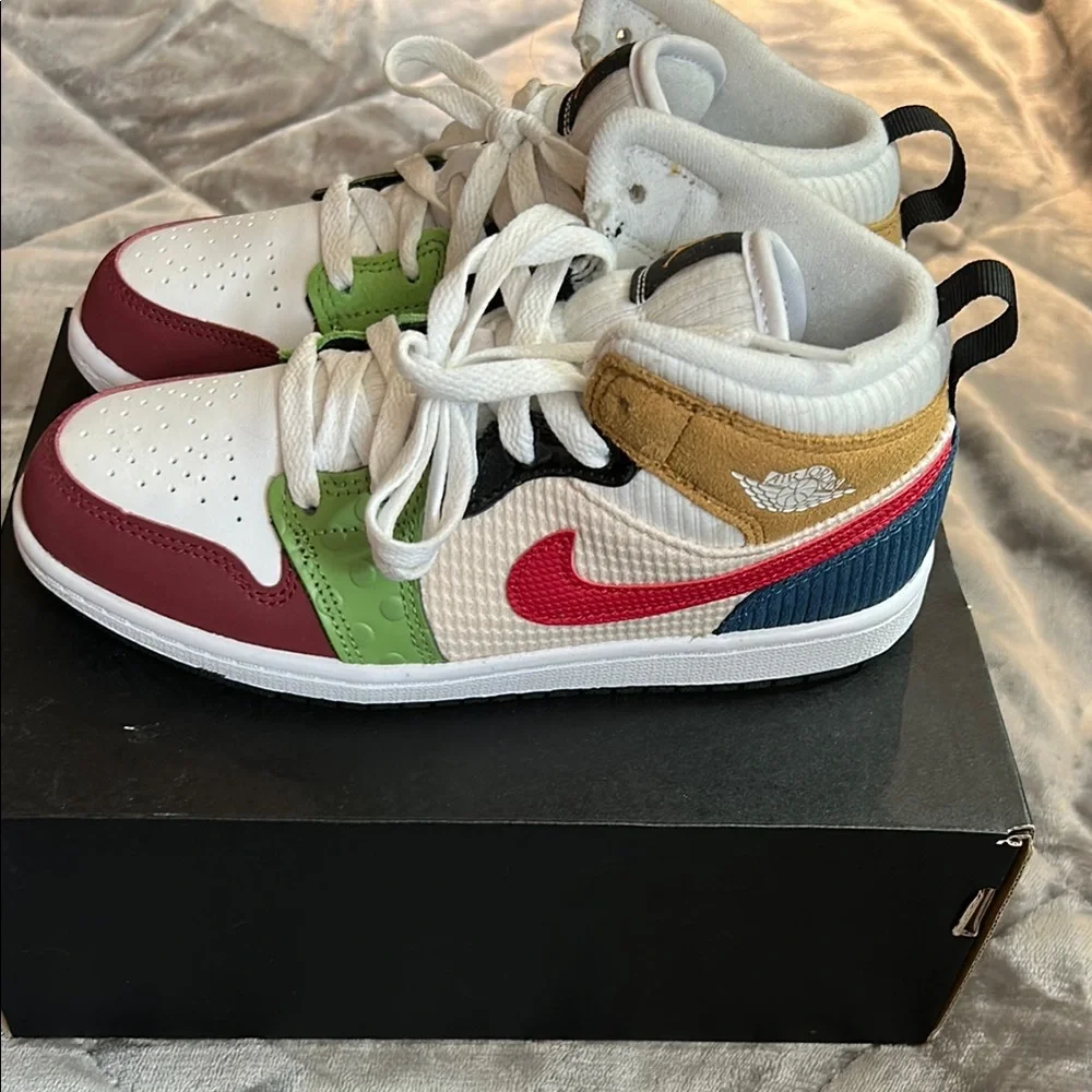 Nike Air Jordan 1 Mid "Messy Room" Runners - Picture 1 of 6